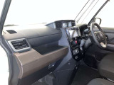 見通しのよいすっきりとした視界で、誰でも運転しやすいです。運転のしやすさは疲れにくさにも繋がりますよ♪