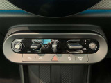 ドライバーを中心に考えた運転席の設定になっております。ナビゲーション/エアコンの操作も簡単に操作が可能です。是非、ご試乗で体感していただくことをおススメいたします。
