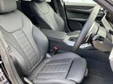 室内は大変綺麗に扱われており、タバコも吸われていない為、車両以外の臭いは感じられません。禁煙車両をご希望の方はこちらのお車をお奨め致します。