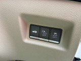 運転支援システムも多数装備されております。追突被害を軽減するエマージェンシーブレーキも付いております。