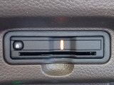 ■【ETC車載器】が装備されています。セットアップをしてお渡しとなり、ETCカードを差し込むだけで高速道路の利用が可能です。