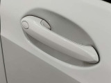 コンフォートアクセス付きでキーを携帯していれば施錠、開錠が可能です。