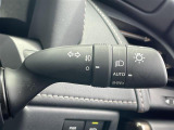 【オートライト(AUTO)】外の明るさをシステムが感知して、自動でヘッドライトが点灯します。ヘッドライトをつけ忘れを防ぐ便利機能です。