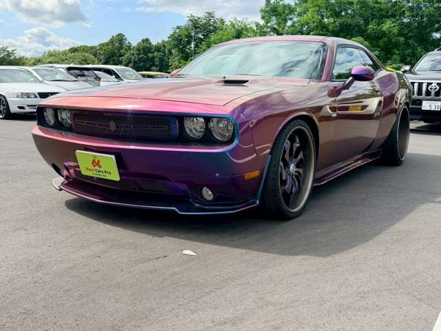 ダッジ チャレンジャー SXT 社外ナビ フロント社外22インチアルミ の