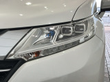 LEDヘッドライトは、点灯の瞬間から最大光量を発揮し、突然暗くなるトンネルなどでの安定感を高めます。