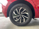 18565R15タイヤにActive専用アルミホイールを装着。