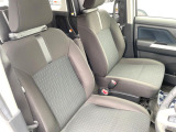 運転席シート廻りは使用感も少なく、良好な状態となっています。前オーナー様が丁寧に使っていたことがよくわかりますね。