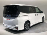 ご納車前にはエンジンオイル・オイルエレメント等を交換して、トヨタディーラーのエンジニアがしっかりと整備をさせていただきます。交換部品などについては、スタッフへお尋ねください。