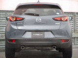 CX-3が本来持っている先鋭さを研ぎ澄ませながら、より魂動デザインを深化。上質さを磨き上げ、クオリティを追求したデザインを実現しました。