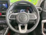 【純正革巻きステアリング】上質な革を使用することで、手にしっかり馴染みとても運転しやすいハンドルです♪