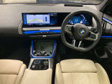 ☆センターパネルを運転席側に僅かに傾けたBMW独特のインパネ☆【駆け抜ける歓び】はここからもスタートしております☆