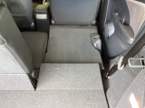 リアシートは簡単に倒すことができるので、ラゲッジルームも広がります。