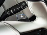 ◆ステアリングパドルシフト『ステアリング裏に備え付けられたパドルによりシフトチェンジを意のままに。スポーティな走りをお求めの方へ。』