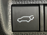 【パワーバックドア】スマートキーや運転席のボタンを押すだけでリアゲートが自動で開閉します!荷物を持っている時や、高い位置にあるバックドアを閉める際に便利な機能です♪