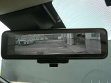 バックミラーは日産おススメのインテリジェントルームミラー搭載 車両後方のカメラ映像をミラー面に映し出されます 見やすい!