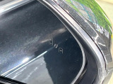 【ブラインドスポットモニター】走行中、ドアミラーの死角になりやすい箇所に後続車が接近するとサイドミラーのレンズに警告を表示!ドライバーに注意喚起をしてくれます。