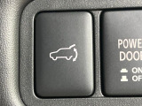 【パワーバックドア】スマートキーや運転席のボタンを押すだけでリアゲートが自動で開閉します!荷物を持っている時や、高い位置にあるバックドアを閉める際に便利な機能です♪