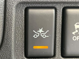 【インテリジェントエマージェンシーブレーキ】フロントカメラで前方の車両や歩行者を検知。衝突しそうな時は衝突被害軽減ブレーキが作動、衝突回避をサポート。より安全にドライブをお楽しみいただけます。