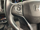 ステアリングにオーディオ操作スイッチが付いています。オーディオ画面に直接タッチしなくても操作が出来ますので、運転に集中できます。