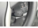 アクセルから足を離しても設定速度で走り続けてくれます。高速道路での長距離移動が楽になりますよ♪