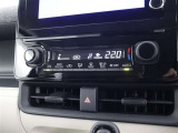 オートエアコン付車です。自動で温度と風量を設定する優れものです。