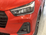 LEDヘッドライトは、点灯の瞬間から最大光量を発揮し、突然暗くなるトンネルなどでの安定感を高めます。