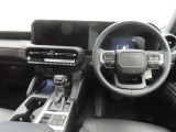 ぜひ展示車の運転席に座ってみてください。