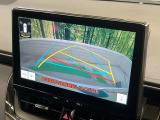 【バックカメラ】駐車時に後方がリアルタイム映像で確認できます。大型商業施設や立体駐車場での駐車時や、夜間のバック時に大活躍!運転スキルに関わらず、今や必須となった装備のひとつです!