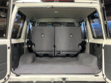 普段のお買い物や通勤、送迎等に十分な荷室スペースを確保しております。セカンドシートを倒すと、大きな荷物の積載も可能です♪