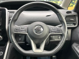 【純正革巻きステアリング】上質な革を使用することで、手にしっかり馴染みとても運転しやすいハンドルです♪