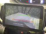 【バックカメラ】駐車時に後方がリアルタイム映像で確認できます。大型商業施設や立体駐車場での駐車時や、夜間のバック時に大活躍!運転スキルに関わらず、今や必須となった装備のひとつです!