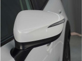 【ドアミラーウインカー】格好良さだけではなく対向車両からの視認性もよく安全に走行する為の安全装備のひとつです。