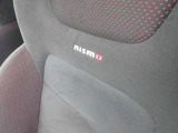 NISMO専用スエード調スポーツシート(nismoロゴ入り、レッドステッチ付)&ドアトリムクロス