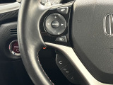 ★オーディオコントロールスイッチ★ステアリングにはオーディオコントロールスイッチが付いていますので、目線を正面から外すことが無く、また、ステアリングから手を離さずにオーディオ操作ができます