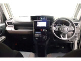 必要な装備を使いやすい位置に配置した機能的な運転席まわり。操作感や車両感覚など、ぜひ運転席に座って確かめてください。