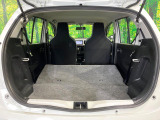 普段のお買い物や通勤、送迎等に十分な荷室スペースを確保しております。セカンドシートを倒すと、大きな荷物の積載も可能です♪