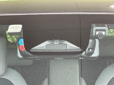 【ホンダセンシング】走行中に前方の車両等を認識し、衝突しそうな時は警報とブレーキで衝突回避と被害軽減をアシスト。より安全にドライブをお楽しみいただけます。
