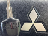 【キーレス】少し離れた場所からでもボタン一つでドアの開錠・施錠ができるのでとっても便利!ドアの鍵穴周りに傷をつけることもありません♪
