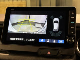 リバースギアに入れるだけで後方の表示へ切り替わります。夜間や雨の日の駐車も楽になりますよ。