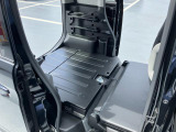 リヤシート!倒せばフラットな荷室に
