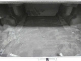 開口部の広いラッゲージスペース。スーツケースや旅行カバン、ゴルフバックなどの荷物も楽々積み込めます。