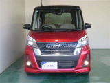 明度の高いLEDヘッドライトで、夜間の運転も安心です。