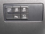 【安全装備も充実】車線逸脱警報システム。バック時の障害物を検知し知らせるパーキングセンサー付きです。