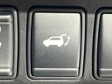【パワーバックドア】スマートキーや運転席のボタンを押すだけでリアゲートが自動で開閉します!荷物を持っている時や、高い位置にあるバックドアを閉める際に便利な機能です♪