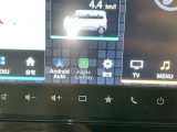 スマホとクルマをつなぐことで、これまでのナビに加えて、いろんなサービスが楽しめます。
