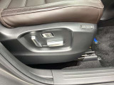 【パワーシート】電動でご自分にぴったりのシートポジションにセットできます☆メモリー機能も付いてますので、記憶させてれば、違う人が乗って動かしてしまっても、ちゃんと自分のポジションに復帰できます☆