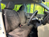運転席シート廻りは使用感も少なく、良好な状態となっています。丁寧に使われていたことがよくわかりますね。