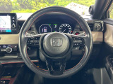 【純正革巻きステアリング】上質な革を使用することで、手にしっかり馴染みとても運転しやすいハンドルです♪
