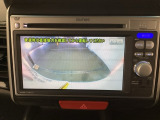 バックモニター付きで、車庫入れやバック時の後方確認をサポート。