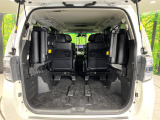 【パワーバックドア】スマートキーや運転席のボタンを押すだけでリアゲートが自動で開閉します!荷物を持っている時や、高い位置にあるバックドアを閉める際に便利な機能です♪